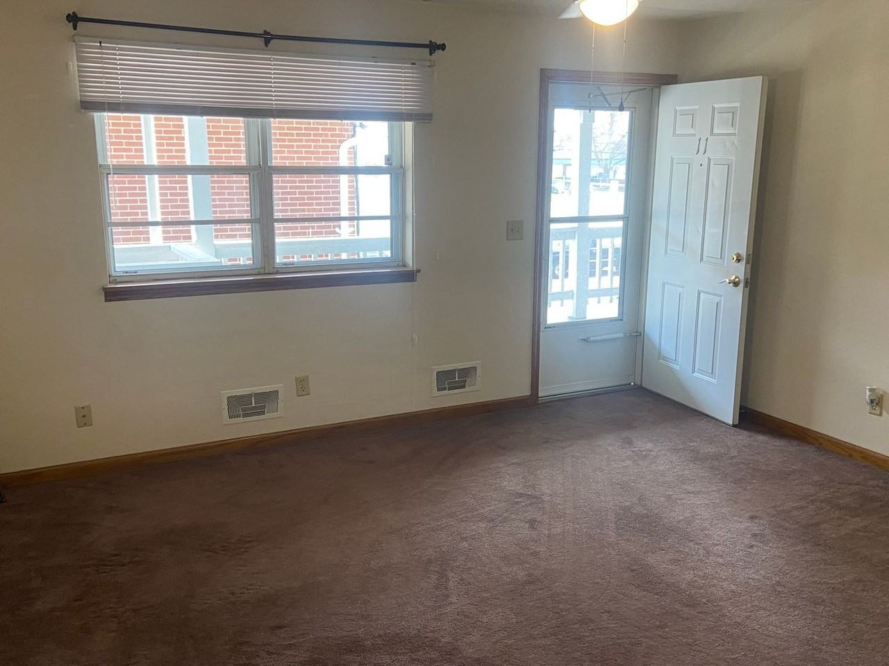 410 W. Cook st - Photo 5 of 9