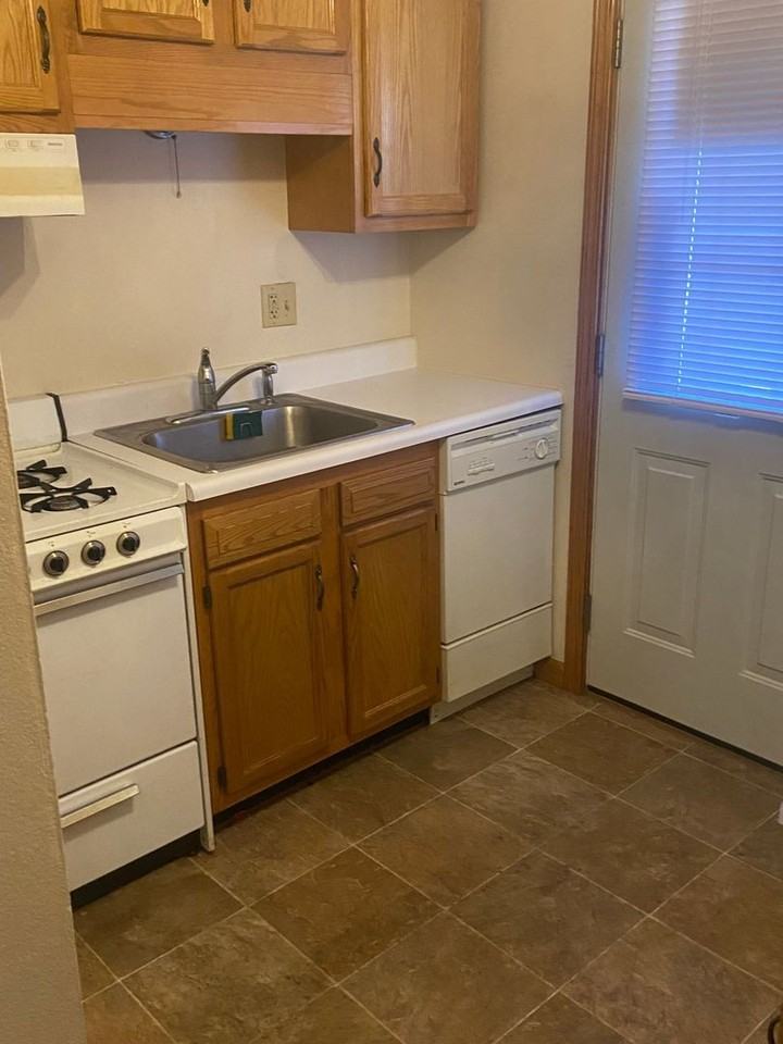 410 W. Cook st - Photo 7 of 9