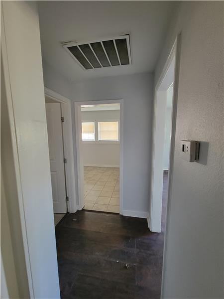 918 Preston St - Photo 6 of 17