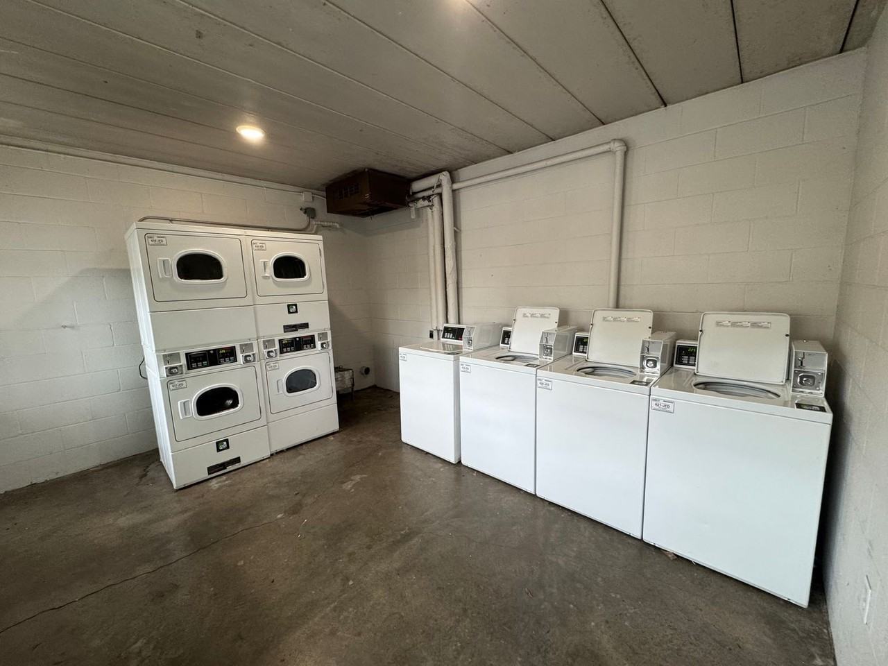 1555 Chestnut Street - Photo 6 of 7