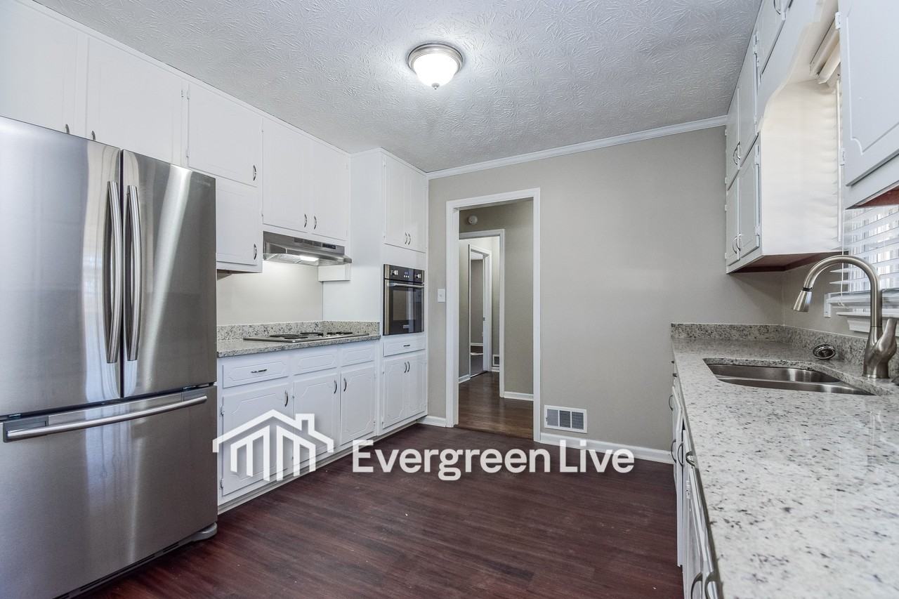 195 Southmoor Cir - Photo 5 of 21