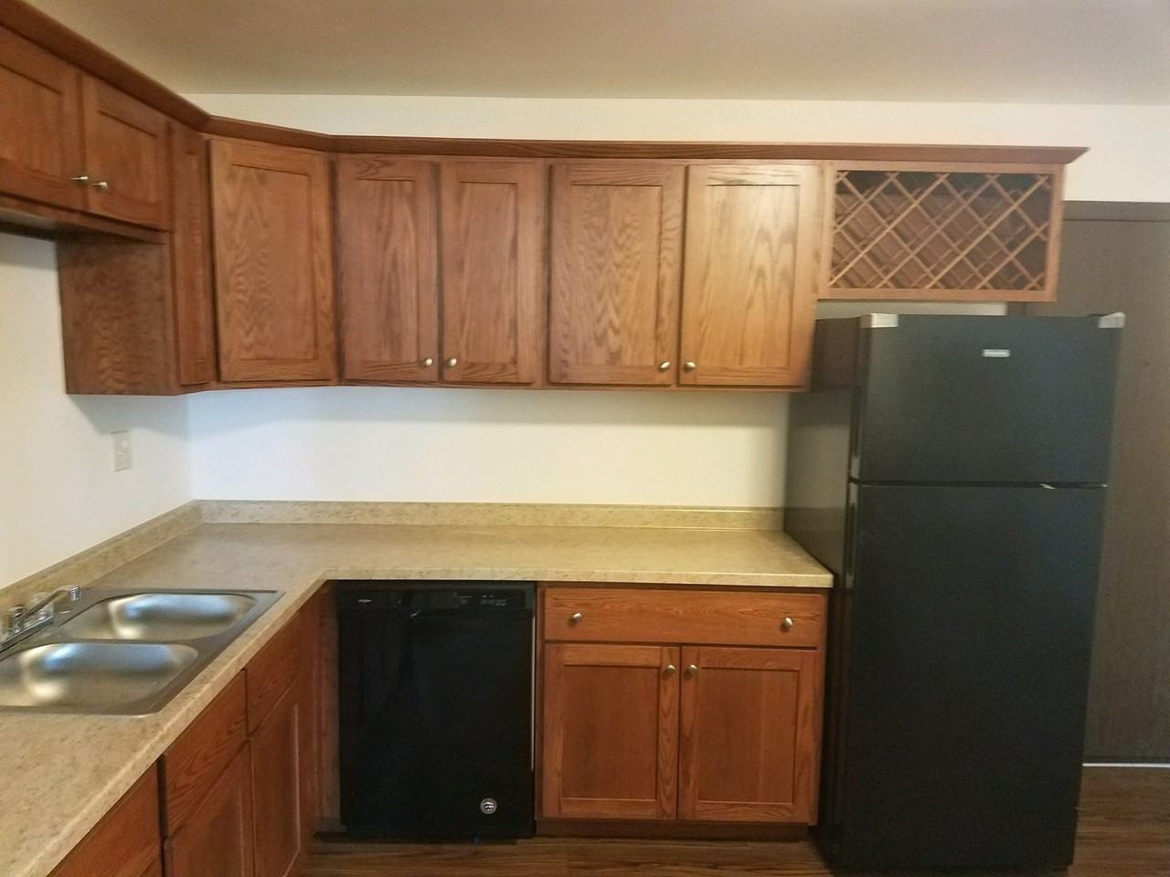 Crestwood Apartment - Photo 4 of 15