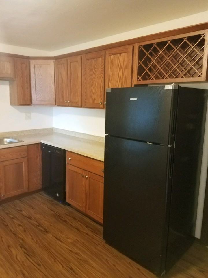 Crestwood Apartment - Photo 6 of 15