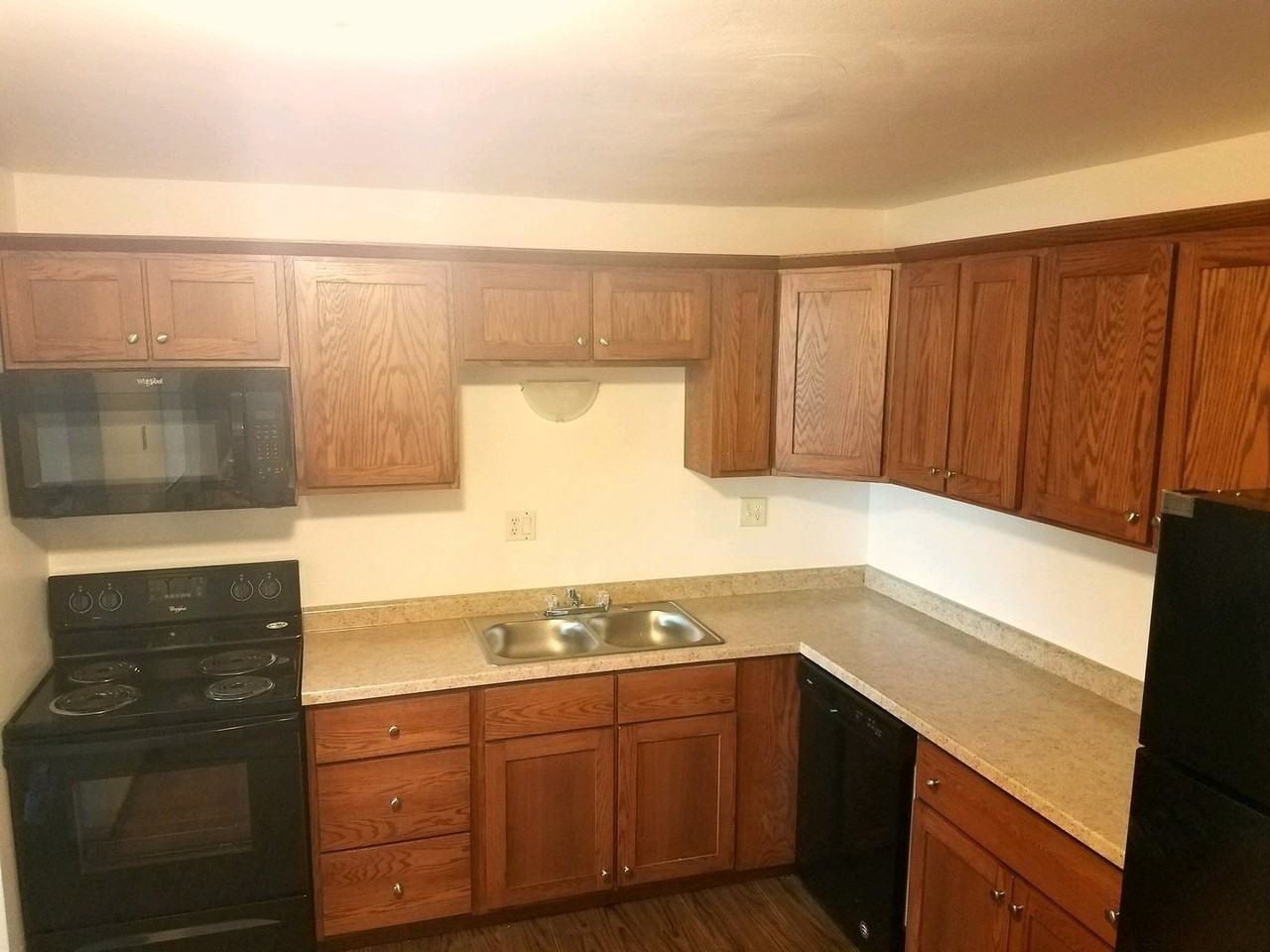 Crestwood Apartment - Photo 7 of 15