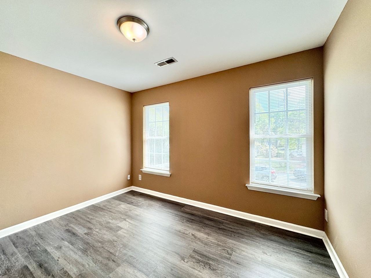 3905 Schisler Dr - Photo 6 of 10