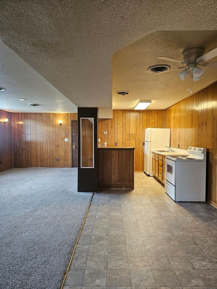 835 Fourth - Photo 3 of 10