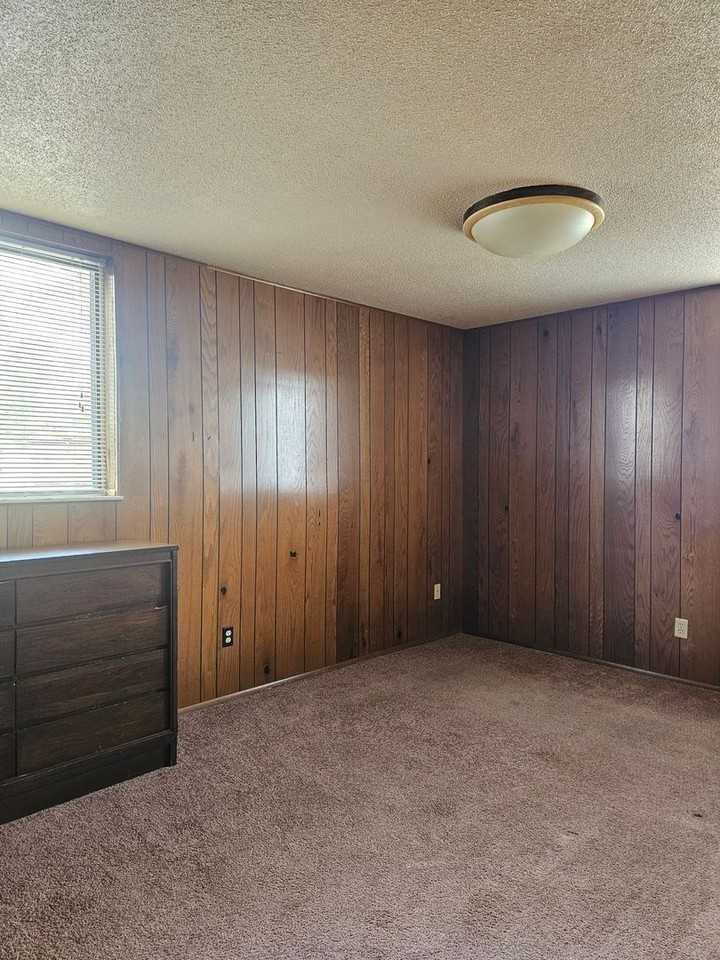 835 Fourth - Photo 7 of 10