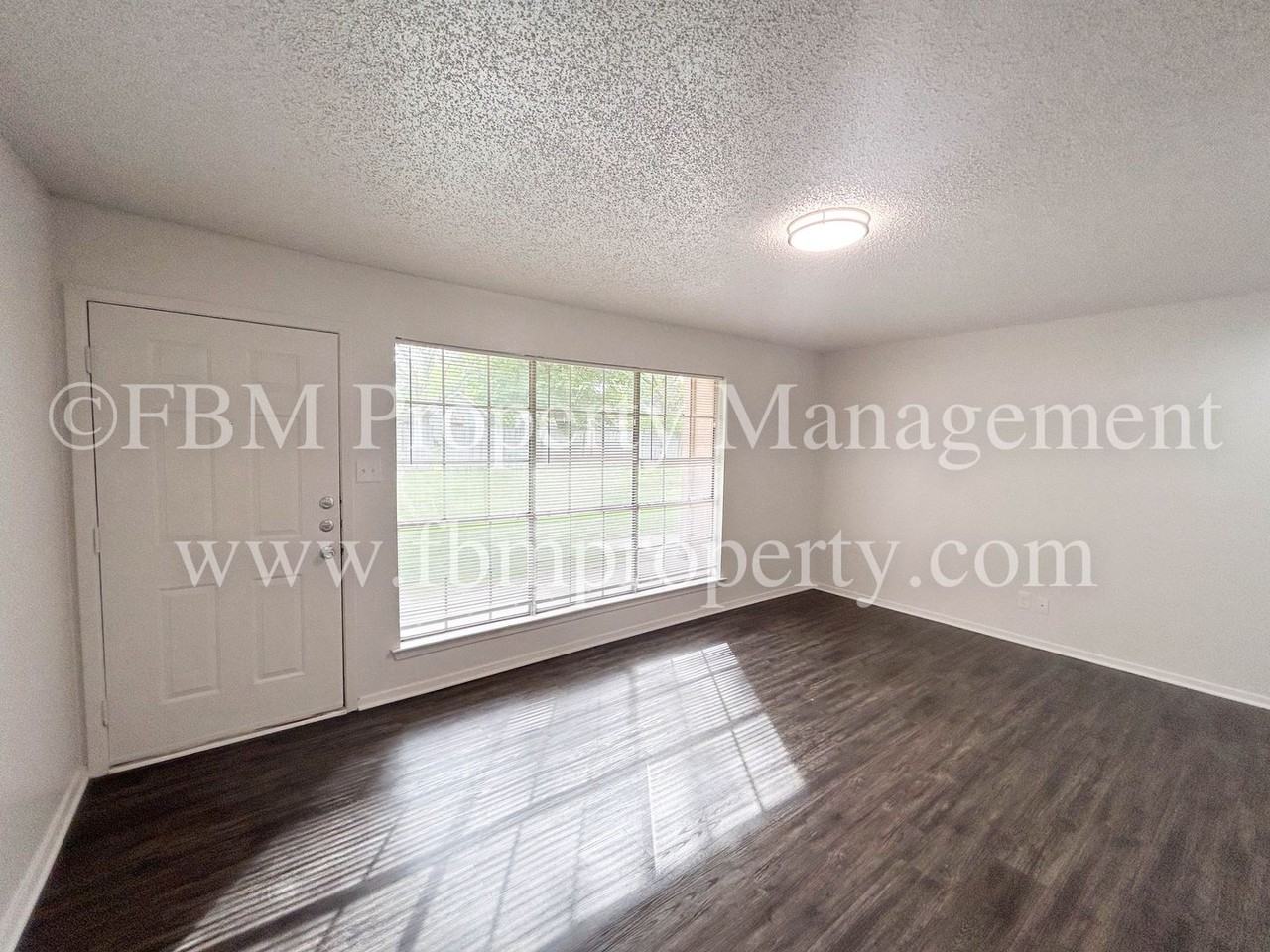 800 N Clay St #E - Photo 2 of 11