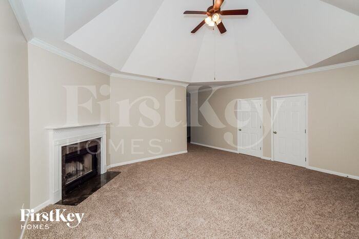 1254 Easterwood Blvd - Photo 3 of 15