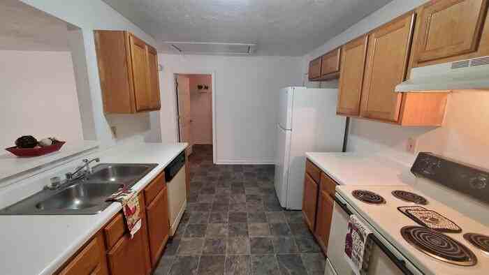 1088 Micha Way - Photo 3 of 31