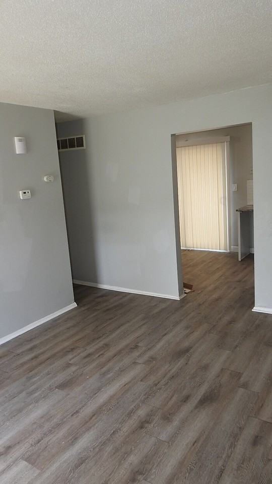 6137 Farrow Ave - Photo 3 of 21