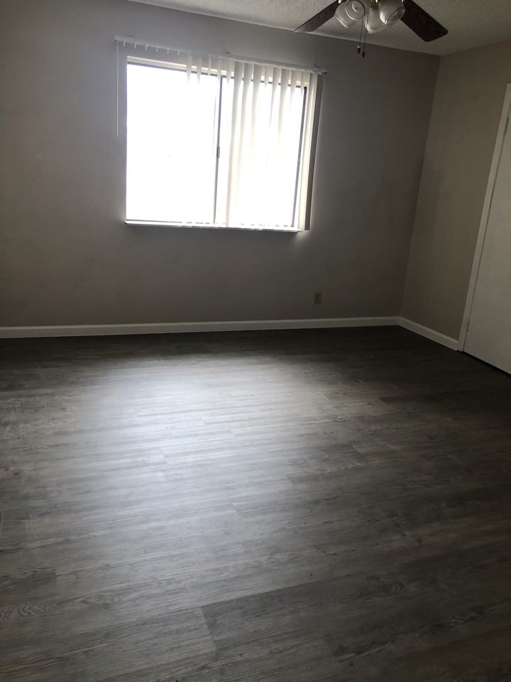 1497 Tamareno Cir #4 - Photo 4 of 17