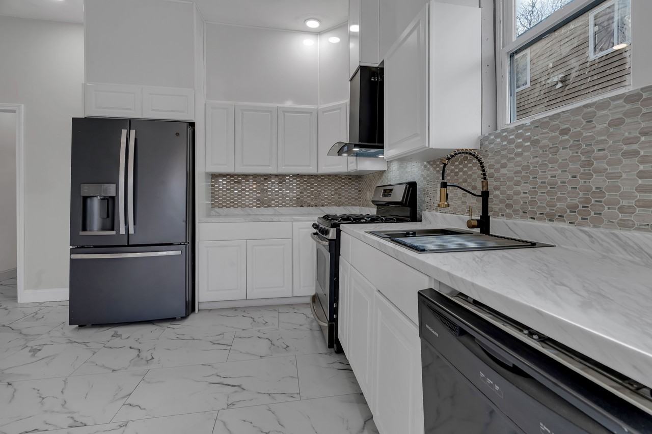 334 Admiral St #1 - Photo 2 of 21