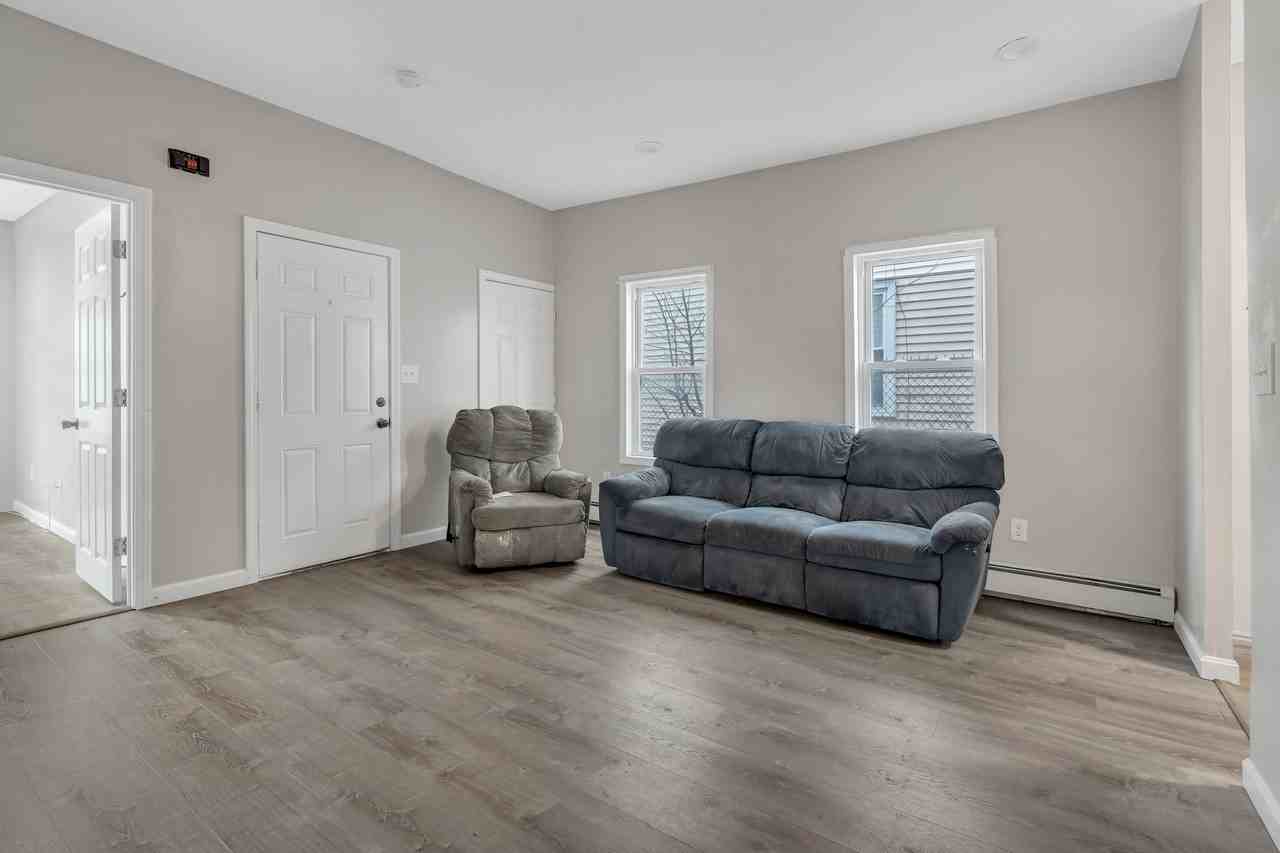 660 Public St #1 - Photo 2 of 22