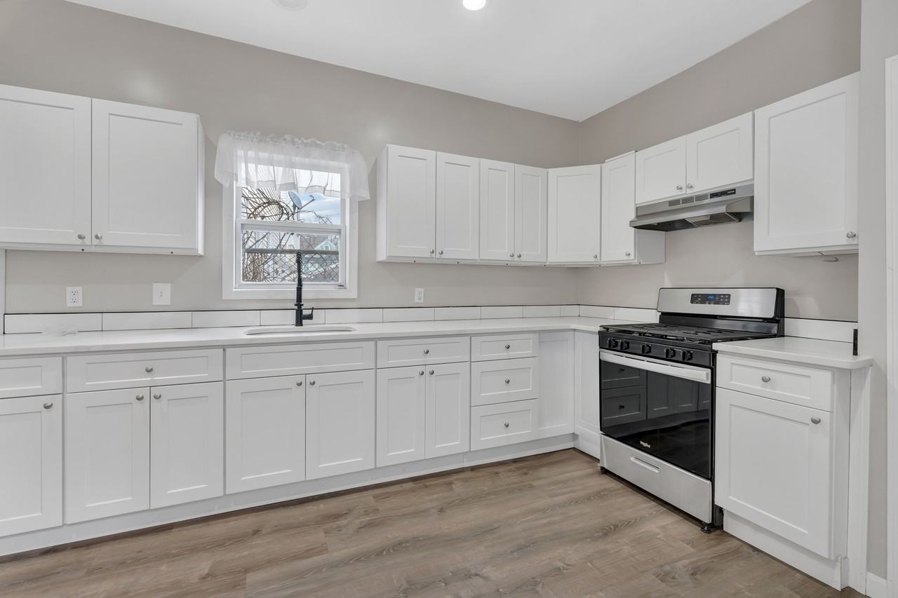 660 Public St #1 - Photo 5 of 22