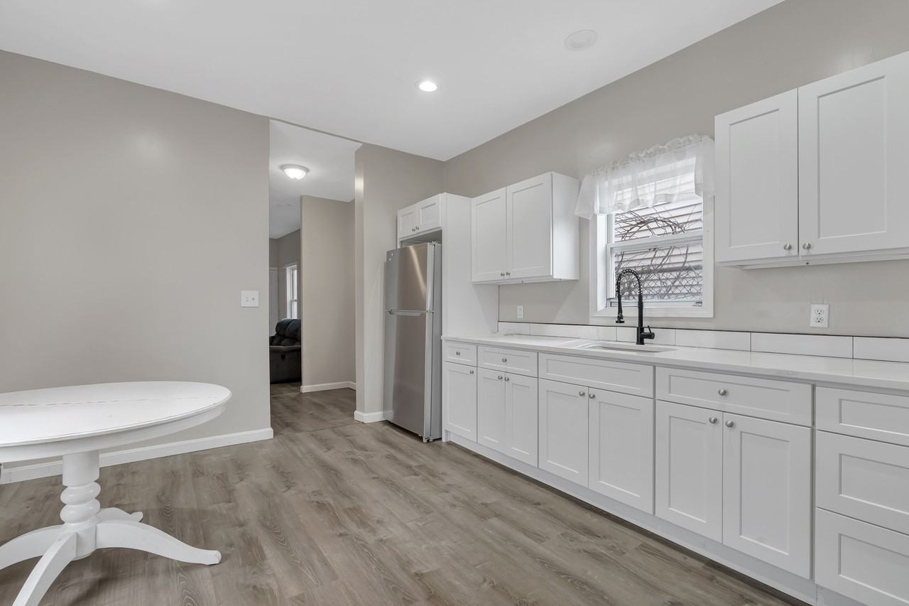 660 Public St #1 - Photo 6 of 22