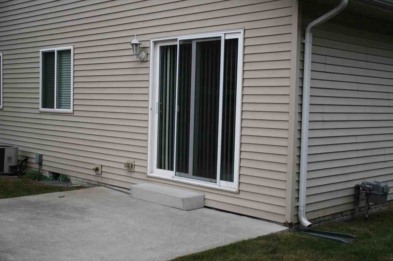Russell St #4805 - Photo 2 of 35