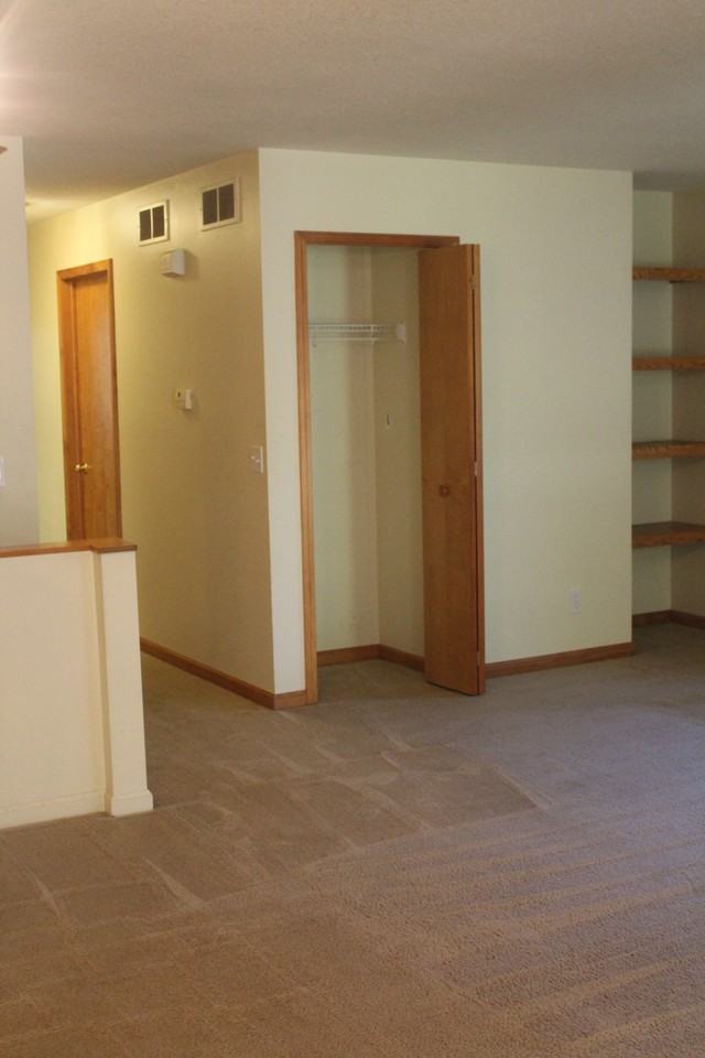 Russell St #4805 - Photo 5 of 35