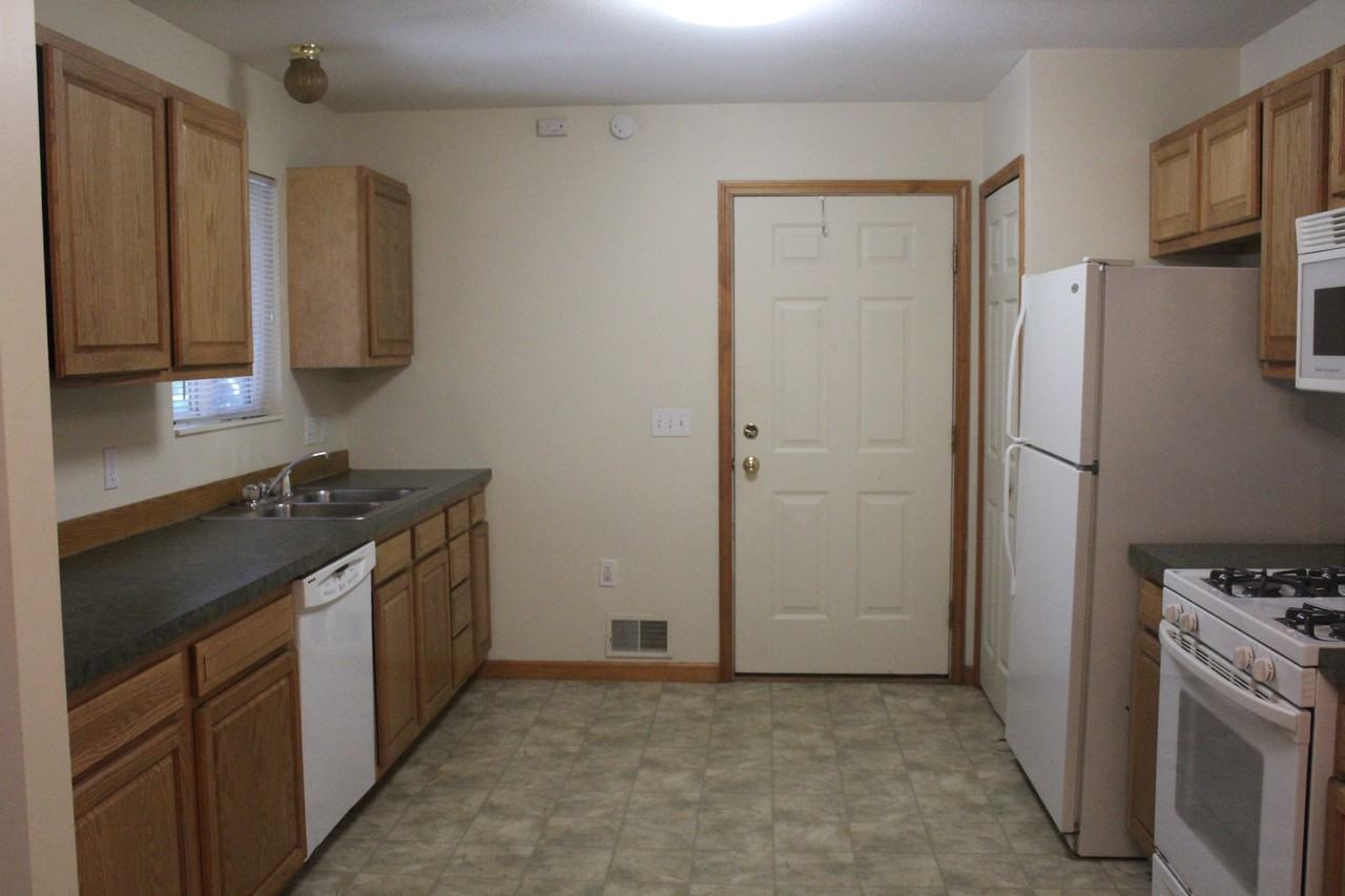 Russell St #4805 - Photo 6 of 35