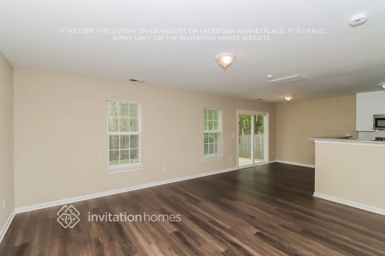 8410 Wallace Glen Dr - Photo 4 of 14