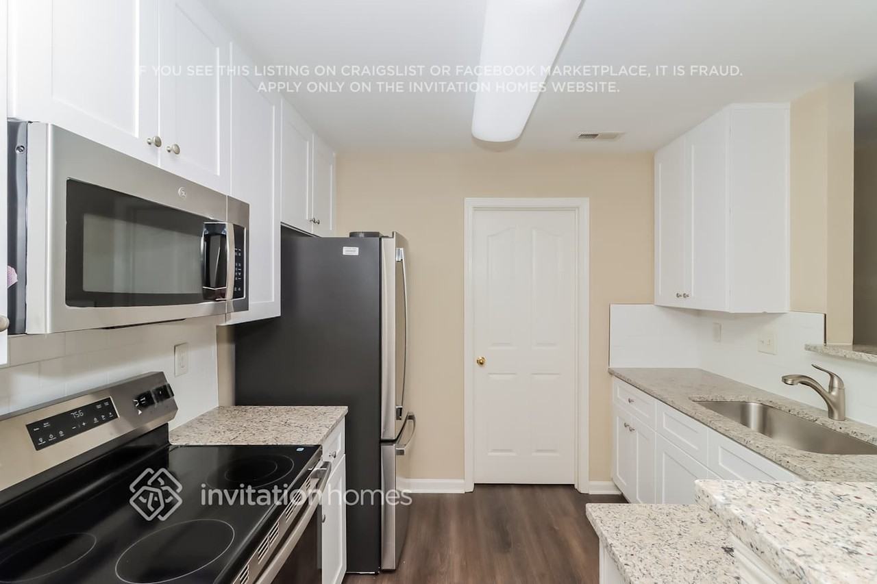 8410 Wallace Glen Dr - Photo 6 of 14