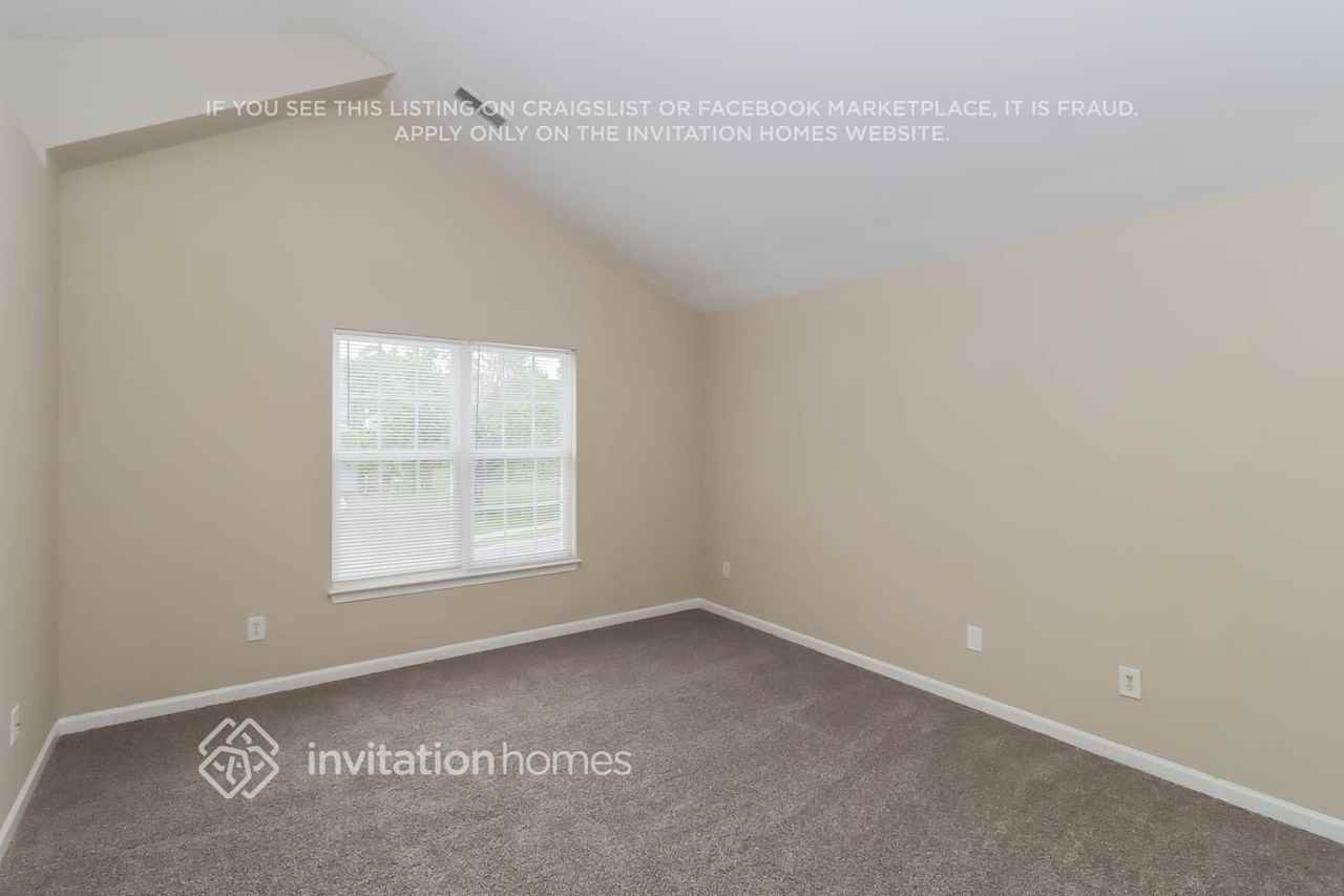 8410 Wallace Glen Dr - Photo 7 of 14