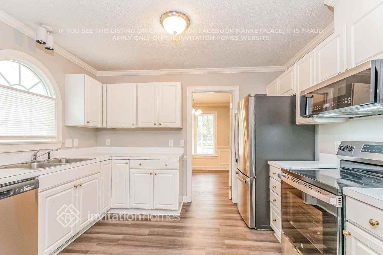 4504 Bartholomew Circle - Photo 6 of 17