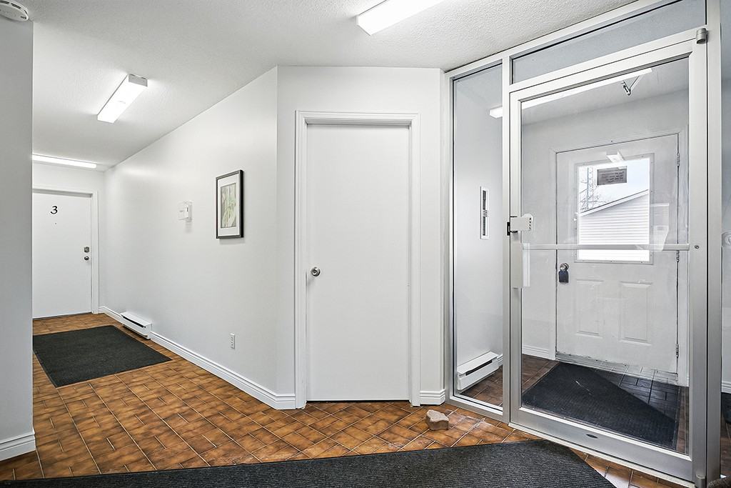 3-486 Victoria Street - Photo 3 of 18