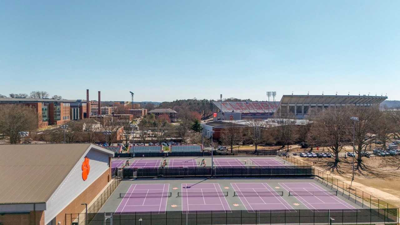 Live Steps From Campus at Plaza One89! - Photo 2 of 46