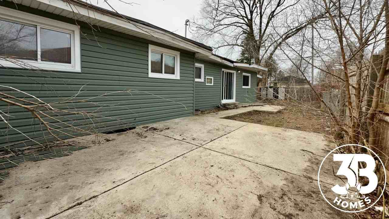 Lancaster Ave_7006-7008 - Photo 2 of 3