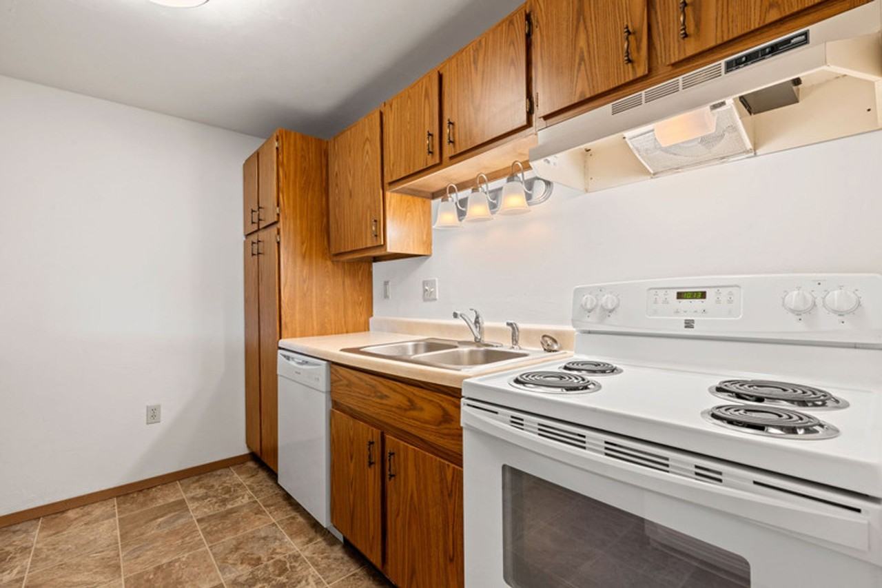 1553 Apple Tree Lane - Photo 5 of 29