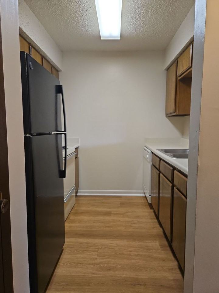 247 Yelton Ct - Photo 2 of 6