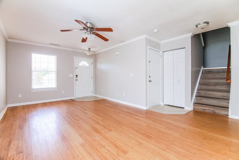 709 Champion St - Photo 5 of 17