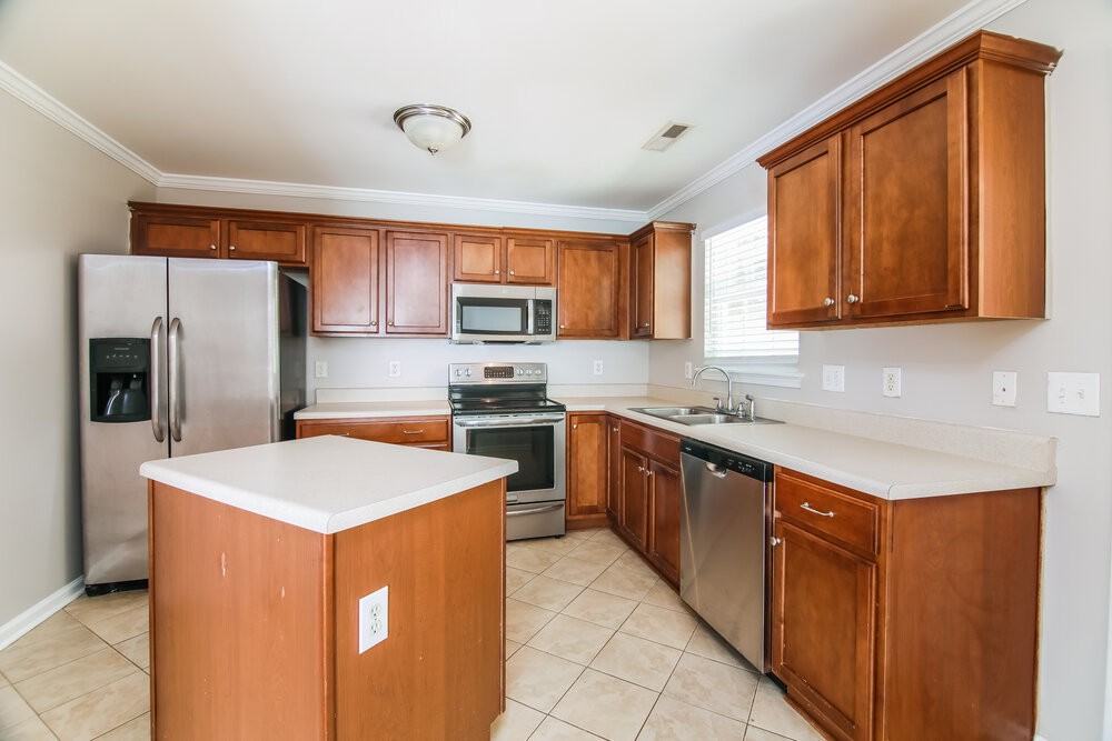 709 Champion St - Photo 7 of 17