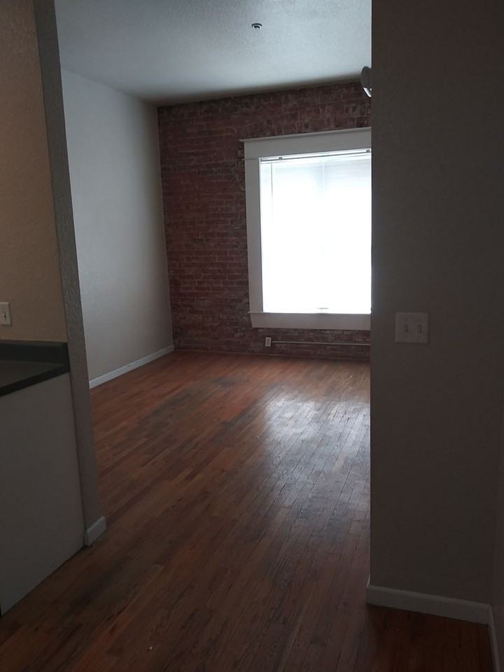 1425 N Washington St #305 - Photo 6 of 16