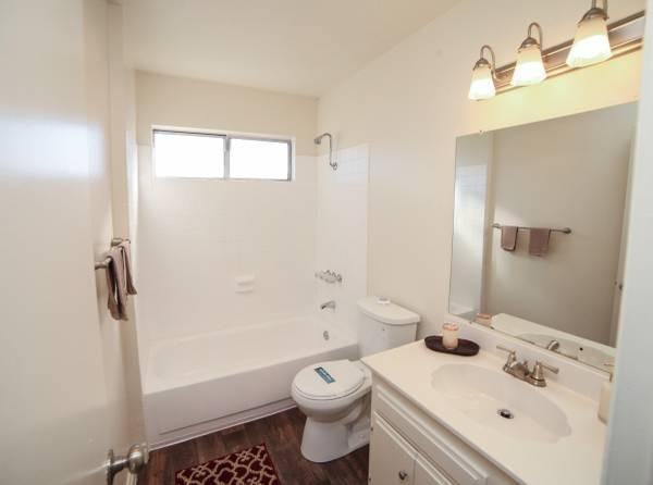 8520 Chloe Ave - Photo 3 of 13