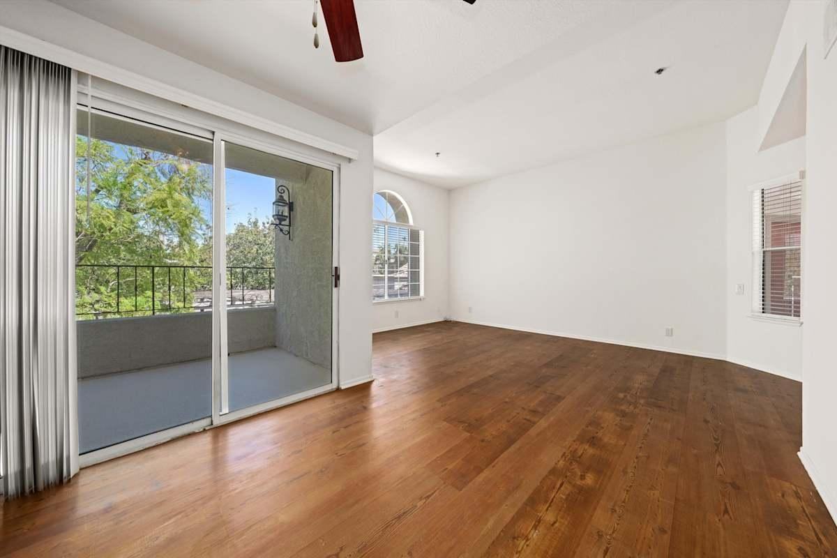 1333 S Belardo Rd - Photo 6 of 40