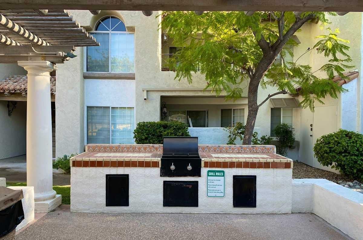 1333 S Belardo Rd - Photo 5 of 40