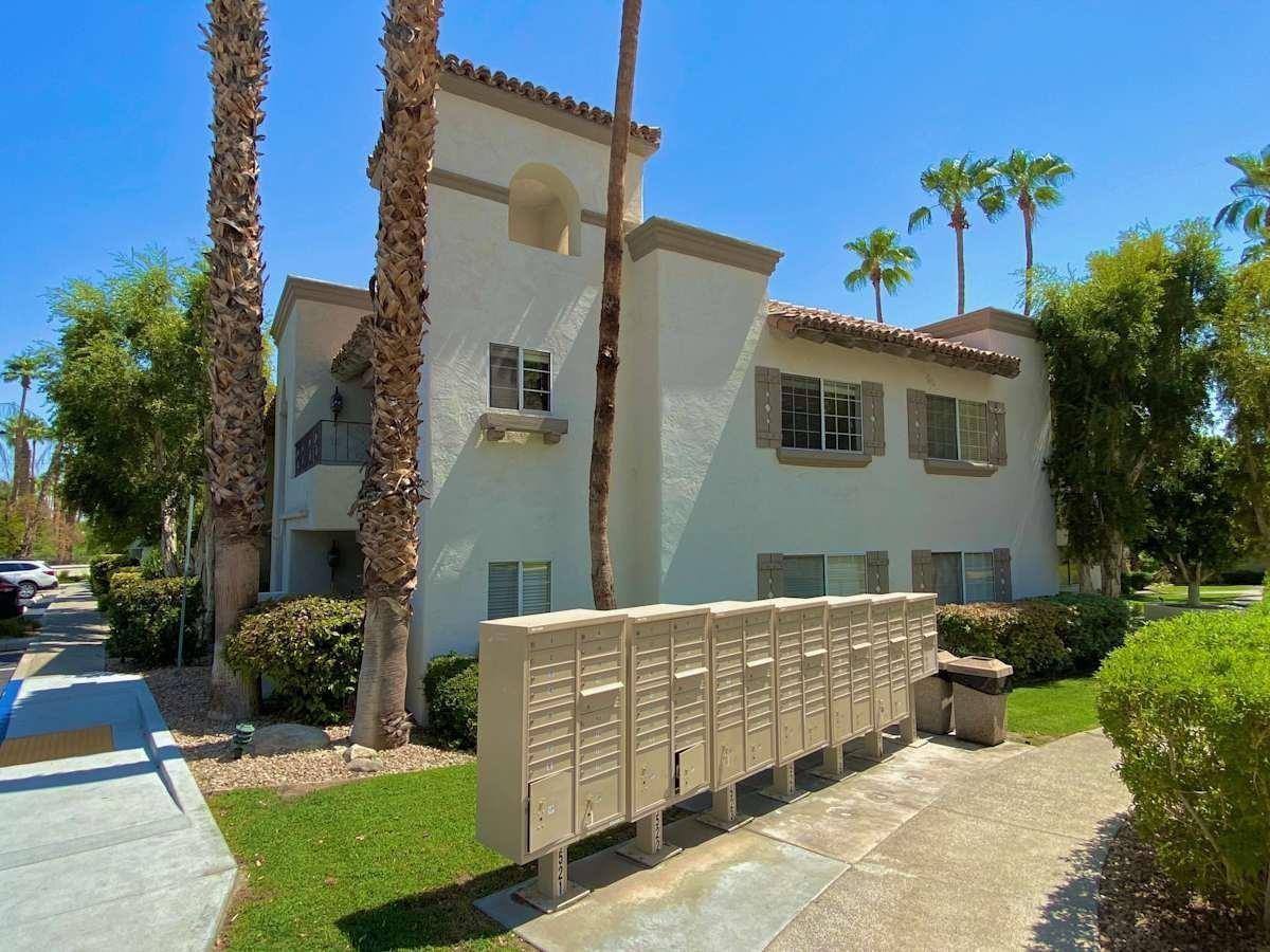 1333 S Belardo Rd - Photo 4 of 40