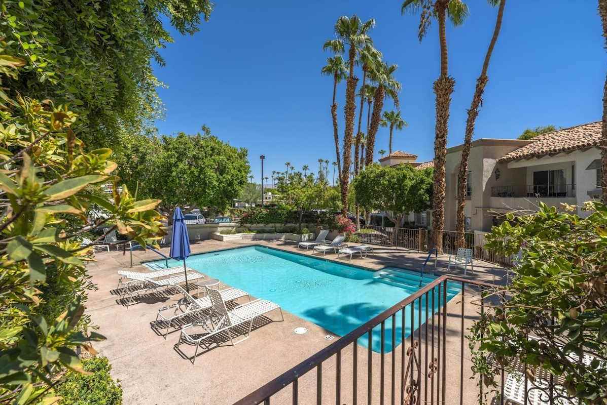 1333 S Belardo Rd - Photo 7 of 40