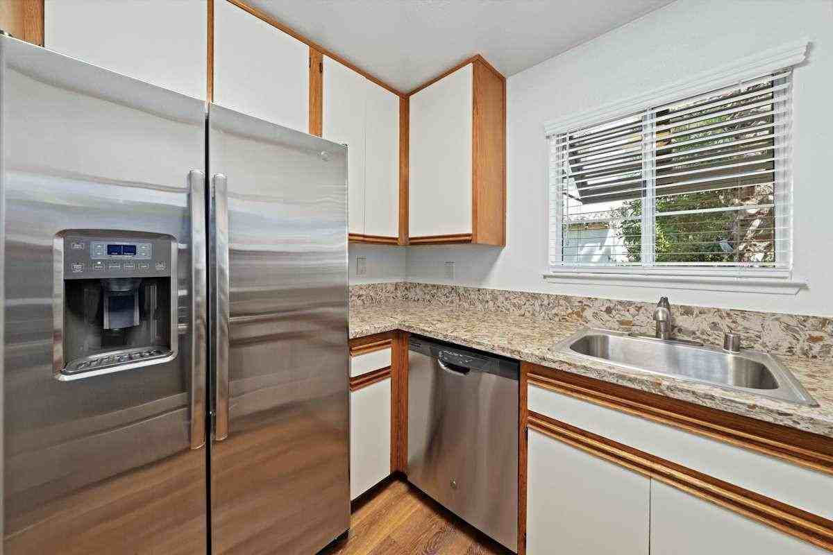 1333 S Belardo Rd - Photo 3 of 40