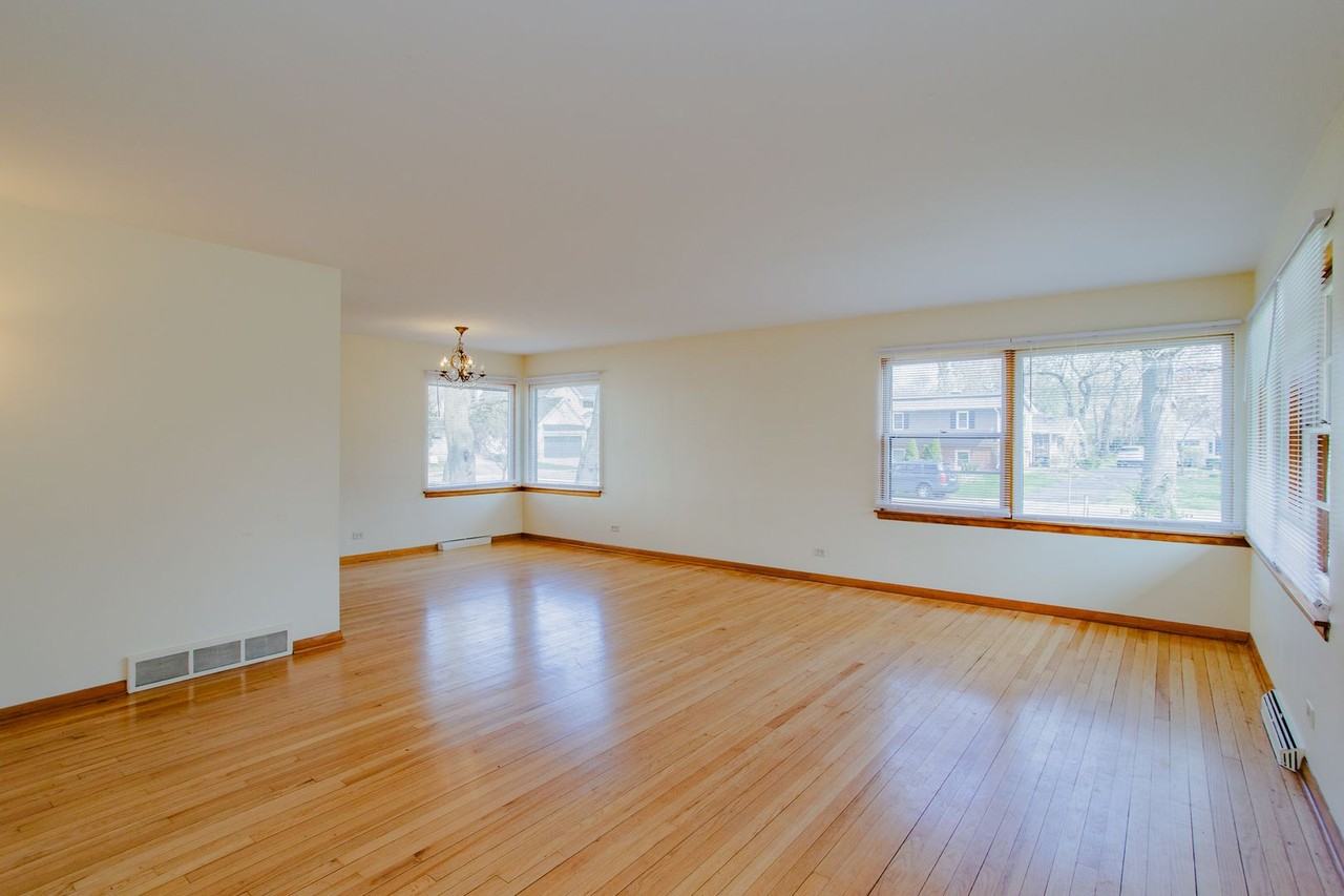 827 Diane Ln - Photo 2 of 32