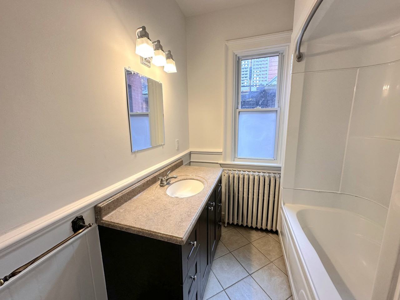 171 Bay Street South #2 - Photo 7 of 31