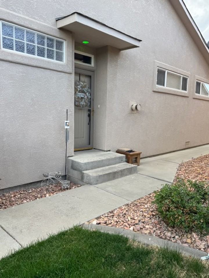 563 Garden Grove Ct - Photo 2 of 6