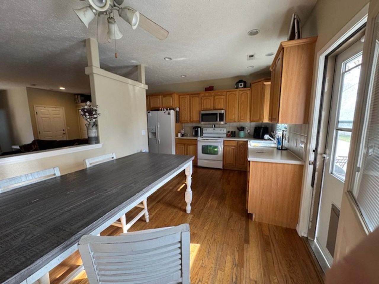 563 Garden Grove Ct - Photo 3 of 6