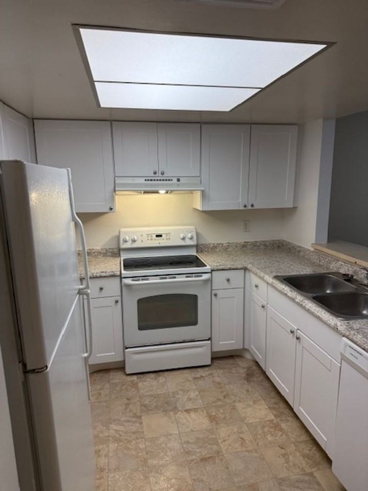 2877 Regency Drive - Photo 2 of 50