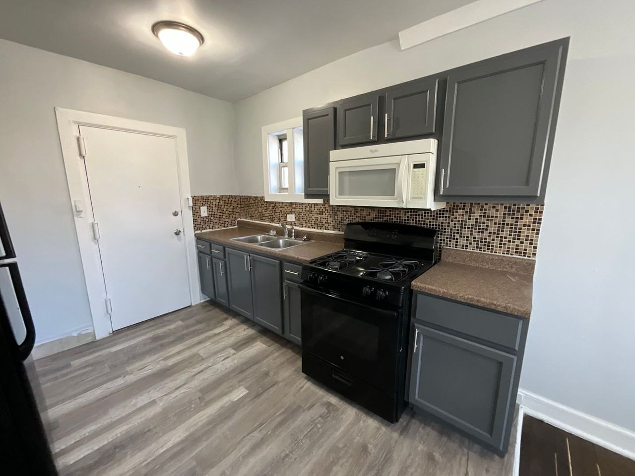 6600 S Ingleside - Photo 5 of 17