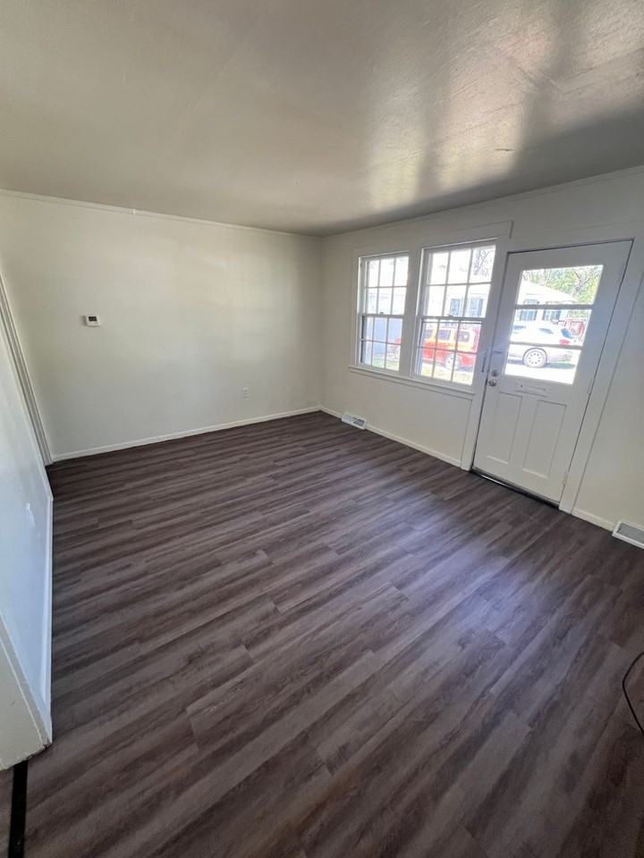 11 Lincoln Cir - Photo 3 of 7