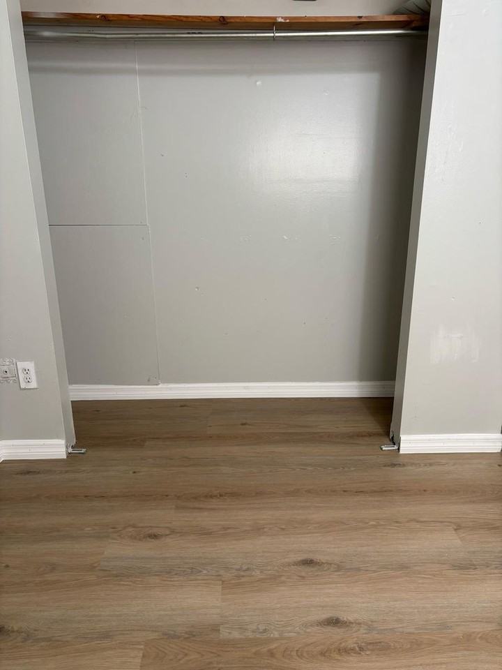 6052 10th St - Photo 3 of 15