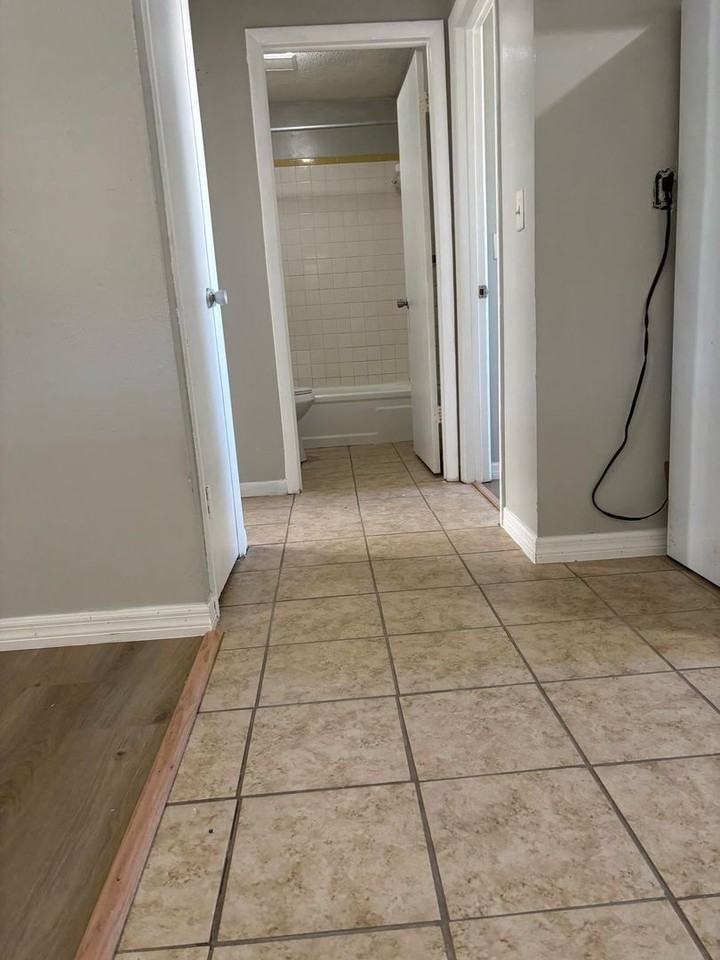 6052 10th St - Photo 5 of 15